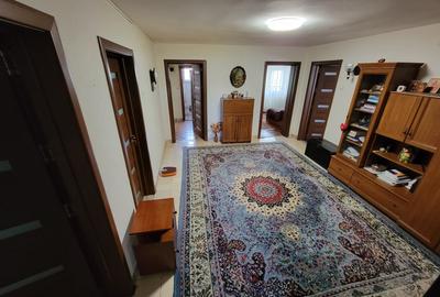 Casa de vanzare - Parter + Etj1 + Etj2 - 15