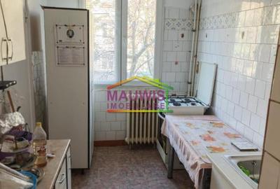 Vand apartament 3 camere Piata Straduintei - Niculitel - 9