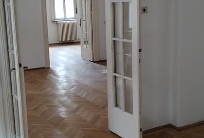 Floreasca Vând Casa individuala  4 cam 2 bai pivnița spălătorie centrală pe gaze - 8