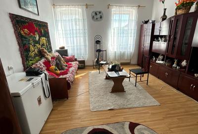 Doua case de vanzare 75 M² + curte 720 M² Piata Kalvin - 6