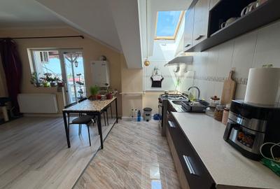 1 Decembrie  2 Camere Bloc 2014 Caramida 52 Mp Loc Parcacare 15 Min Metrou - 5
