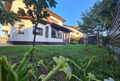 Casă individuală cu 5 camere în Odăi