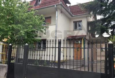 Casă individuală cu 6 camere în Gheorgheni