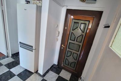 TITAN, apartament 2 camere decomandat, et.3, metrou 1 Decembrie - 15