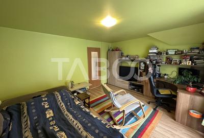 Casa 2 corpuri P+M si P+1 spatiu comercial 70 mpu la strada 2 garaje - 28