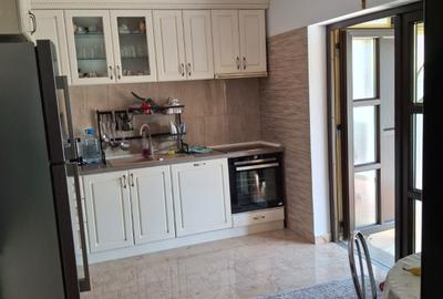 Casa cu etaj la Hudum - 2