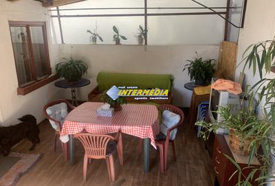 Casa de vanzare 5 camere teren aferent 1410 mp cu toate utilitatile zona Oarda - 12
