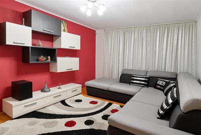 Apartament cu 2 camere decomandat în Valenta