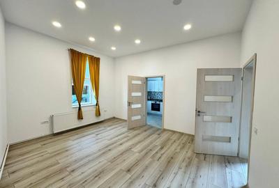 Apartament/Birou de 75 mp utili, zona Centrala cu geamuri la strada principala