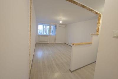Apartament 2 camere, renovat , decomandat , metrou - 1