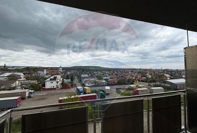 Apartament cu 3 camere de închiriat în zona 1 Mai - 16