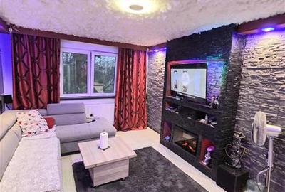 Garsonieră decomandată, mobilată în Poarta 6