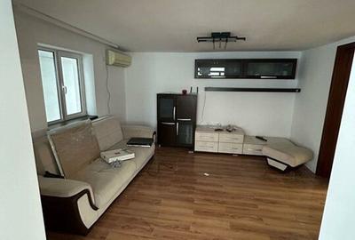 Ofer spre inchiriere casa individuala,renovata,3 camere - 4