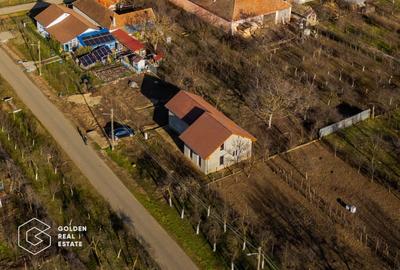 Casă individuală cu 3 camere în Aluniș