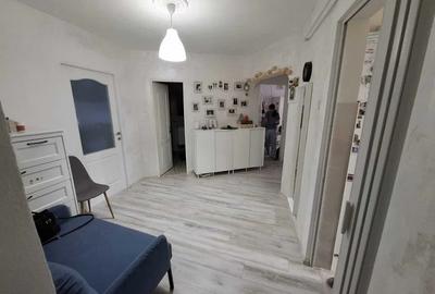 Apartament cu 3 camere decomandat în Metalurgie