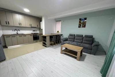 Apartament cu 3 camere semidecomandat, mobilat în Metalurgiei