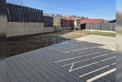 Case cu arhitectura nordica, panouri fotovoltaice, central Dezmir - 13