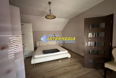 Proprietate 2 case curte pavata Teren 700 mp Hotel CETATE gard utilitati - 2