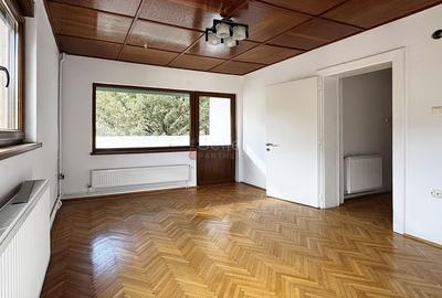 Casă individuală cu 7 camere în Centrul Istoric