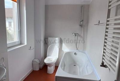Vila in complex cu piscina, in apropiere de Iancu Nicolae - 12