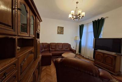 Apartament cu 2 camere semidecomandat, mobilat în Central
