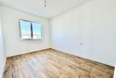 Duplex P+E finalizat cu asfalt si utilitati - 4