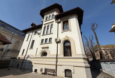 Vila cu arhitectura Dacia - 2