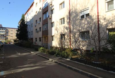 3 camere, 2 bai, centrala proprie, la 7 minute de Spitalul Judetean - 1