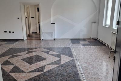 Casa individuala, 748 mp utili, 14 incaperi, ideal birouri - 2