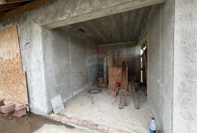 Casă / Vilă Caisului 90% gata - 23