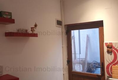 Apartament la curte in imobil P+1 zona Centru Istoric - 1