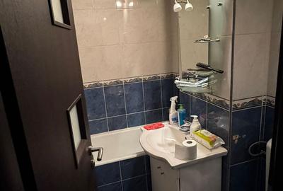 Apartament cu 3 camere , str. Bozieni - 29