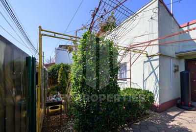 Casa parter,  situata pe colt, teren 300 mp, acces dublu - 14