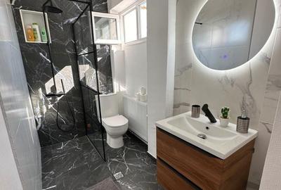 Apartament de 2 camere, terasă 25 mp, Piața Romană, metrou 2 min - 5