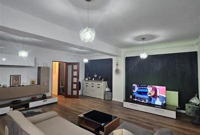 Apartament cu 2 camere semidecomandat, mobilat în Central