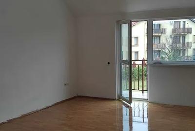 Apartament cu 2 camere semidecomandat în Florești