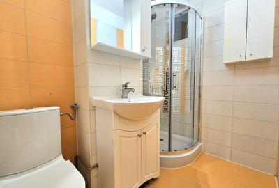 Proprietar, inchiriez apartament cu 3 camere Bld. Cetatii - 13