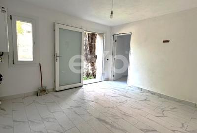 Apartament cu 2 camere ,Micro 8 ,Aleea Grivita - 1