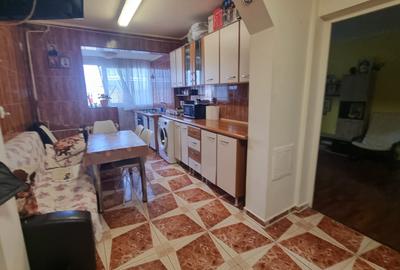 Str. Măriuca – Apartament 3 camere - lângă metrou - 9
