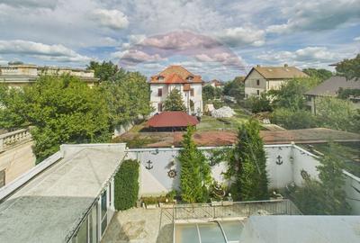 Casă / Vilă cu 10 camere de vânzare în zona Central - 25