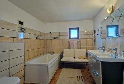 Casa de Vanzare P+1 In Agigea Teren 400mp Garaj - 36