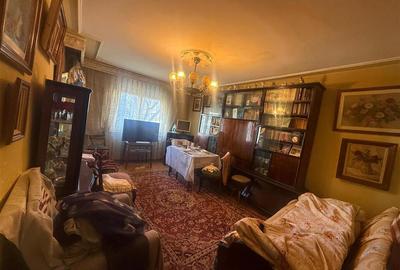 Apartament cu 3 camere decomandat în Păcurari