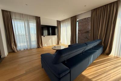 Apartament cu 4 camere semidecomandat în Herăstrău