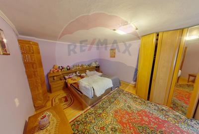 Casă cu 5 camere de vânzare, str. Dragoș Vodă - 10