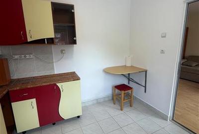 Inchiriere garsoniera decomandata  in bloc de apartamente,intrare Racadau - 9