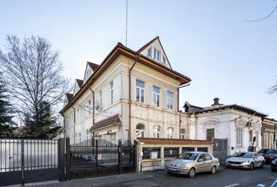 Vila 16 Camere de vanzare Unirii Primaria Sector 3 - 4