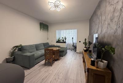 Apartament cu 3 camere semidecomandat, mobilat în Soarelui