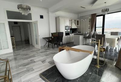 Penthouse mobilat lux , vedere frontală la mare - 4