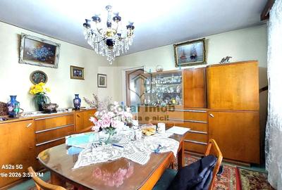 Apartament cu 3 camere semidecomandat în Colentina
