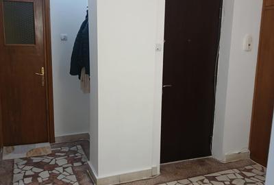 Oferim spre chirie apartament zona Spital - 10